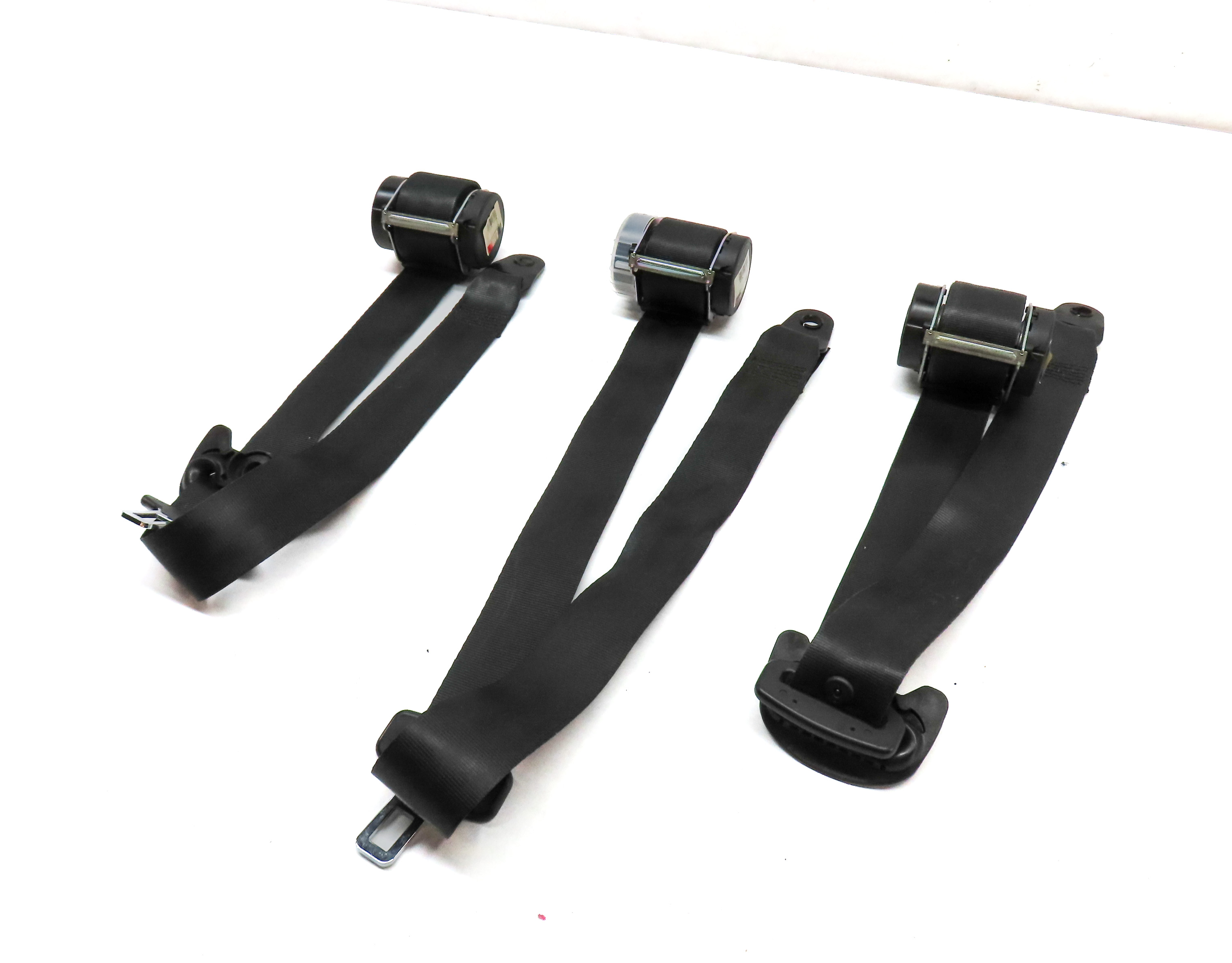 2011 LAND ROVER LR4 REAR 2ND ROW LEFT RIGHT CENTER SEATBELT RETRACTOR (Black) — exact item pictured
